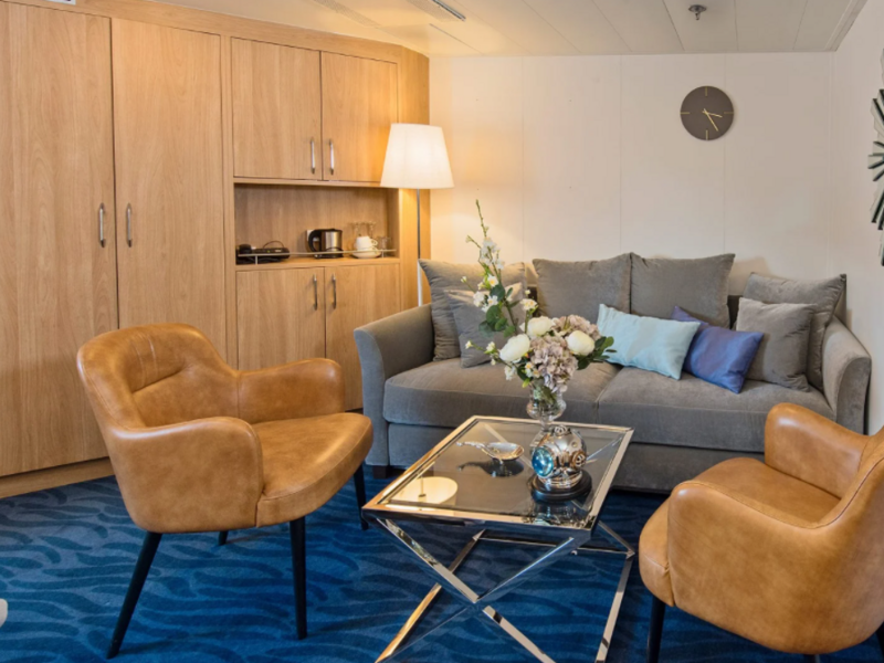 Expedition Suite | Mini Suite on upper decks for up to 4 travellers